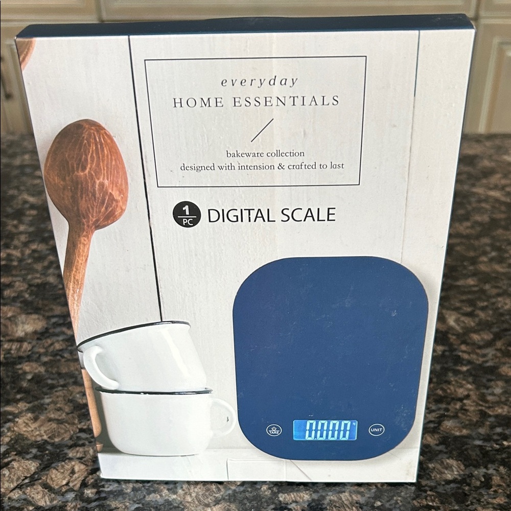 HOME ESSENTIALS DIGITAL SCALE NWT